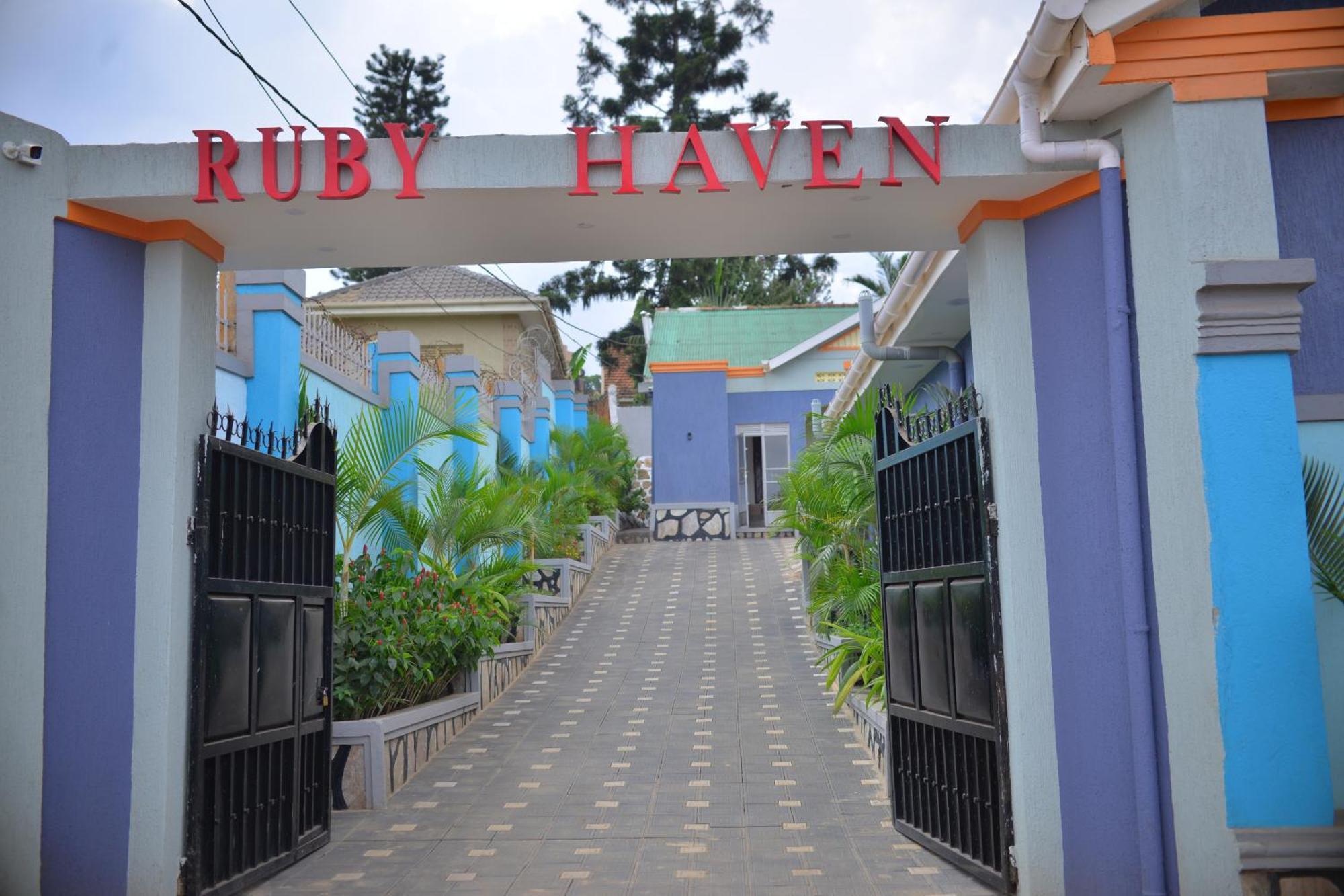 ホテル Ruby Haven カンパラ エクステリア 写真